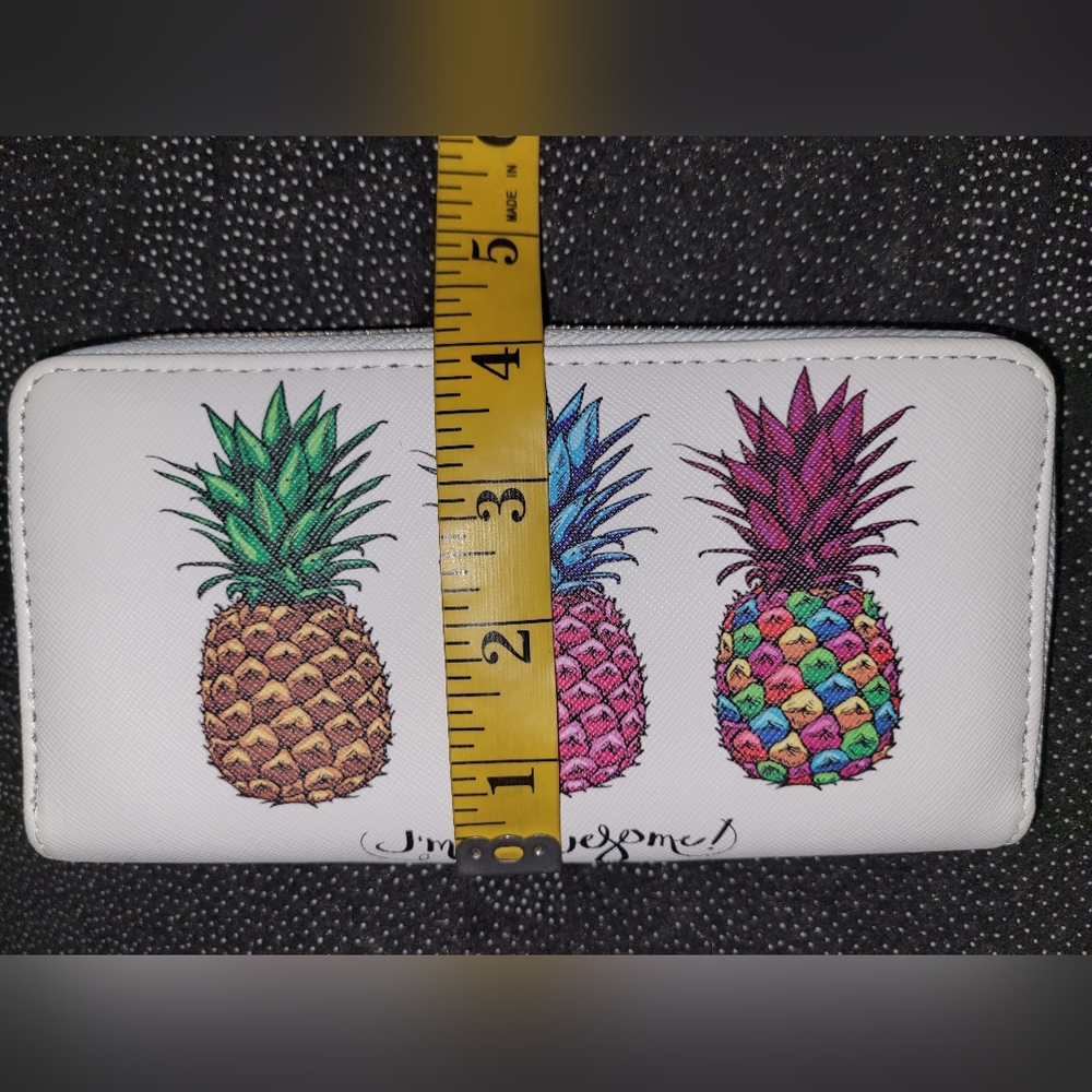 Badya White Pebbled Vegan Leather Full Zip Around Wallet Pineapple Design... - Picture 4 of 6